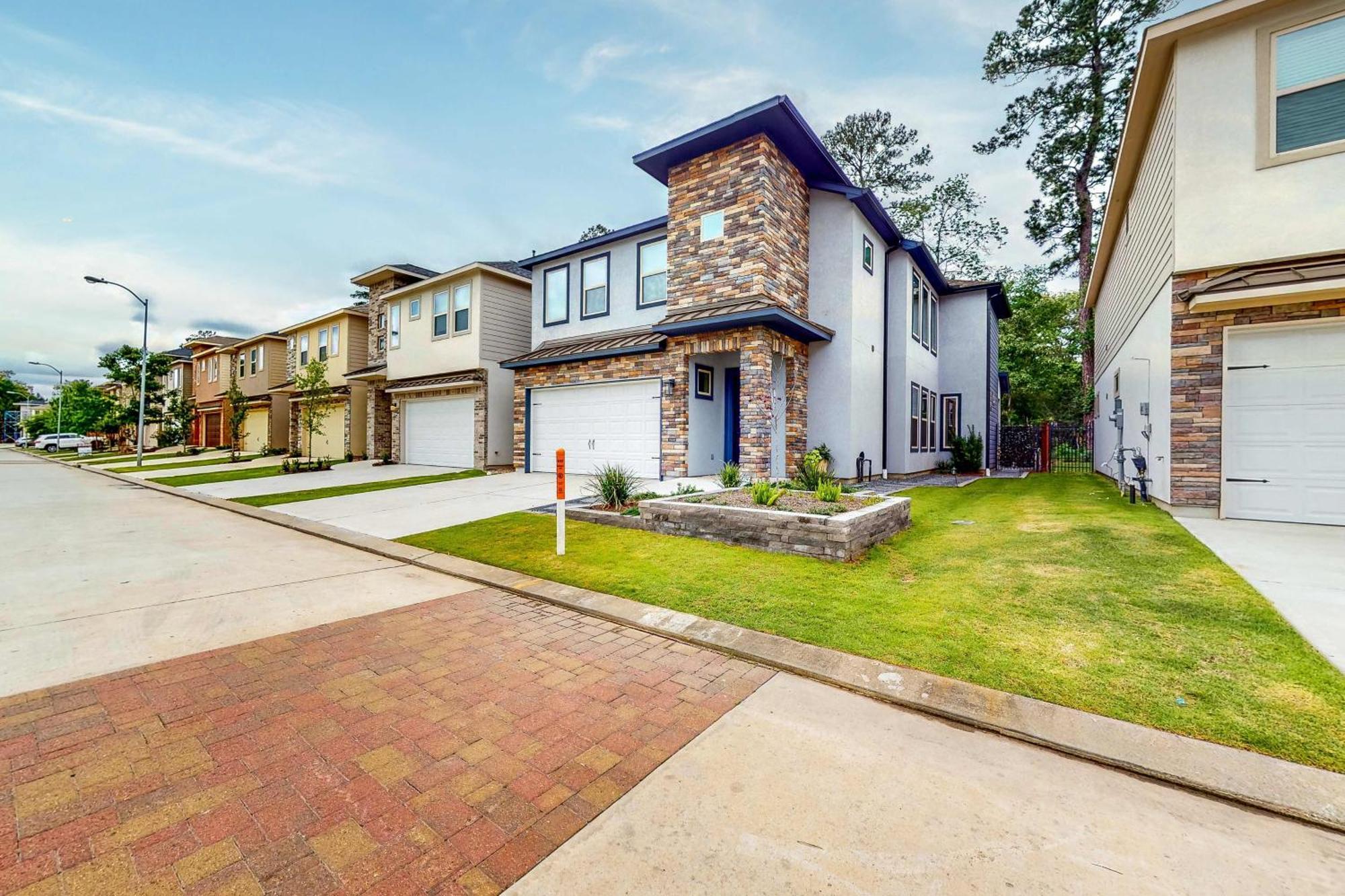 Patio Retreat Villa The Woodlands Exterior photo